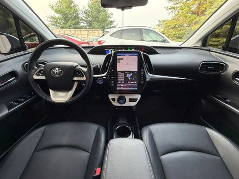 Used 2017 Toyota Prius Prime Premium FWD image 2