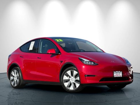 Used 2022 Tesla Model Y Long Range AWD/4WD image 2