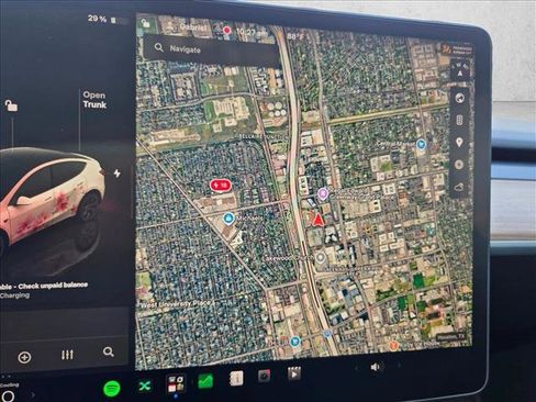Used 2024 Tesla Model Y Long Range AWD/4WD image 13
