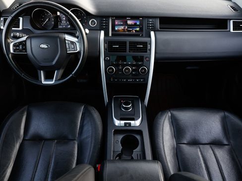Used 2017 Land Rover Discovery Sport HSE image 2