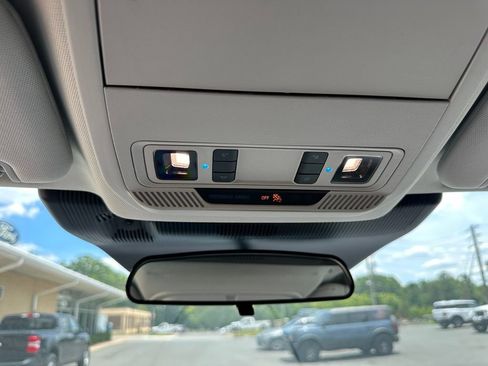 New 2026 Ford Explorer Active w/ Active Comfort Package RWD image 36