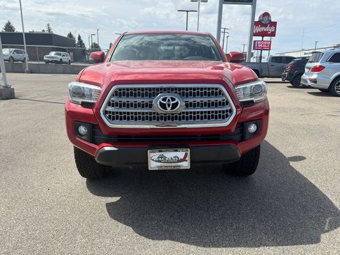Used 2016 Toyota Tacoma TRD Off-Road AWD/4WD image 8
