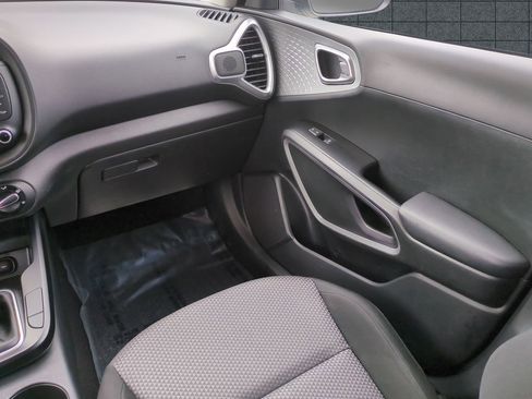 Certified 2024 Kia Soul LX w/ Option Group 015 image 17