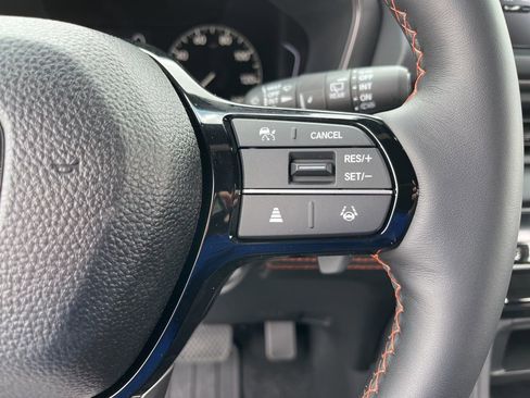 Used 2025 Honda Pilot TrailSport image 24