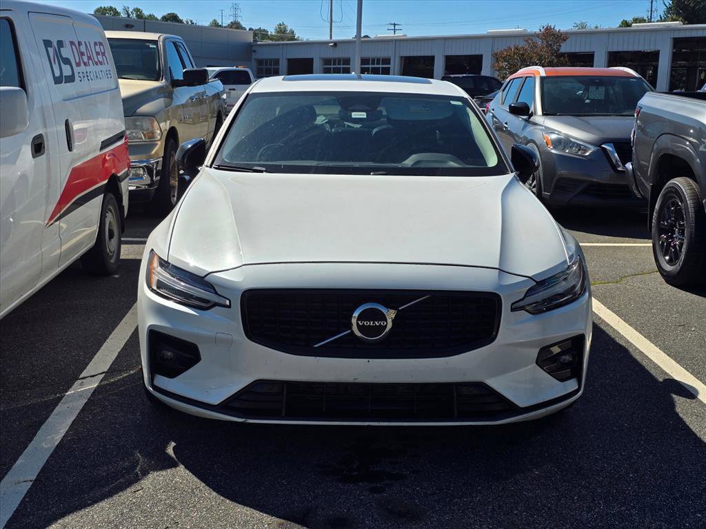 Used 2024 Volvo S60 B5 Core AWD/4WD image 8