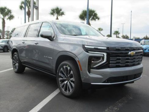 New 2026 Chevrolet Suburban High Country AWD/4WD image 3
