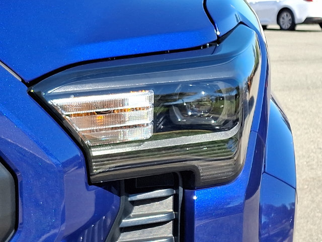 Used 2025 Toyota Tacoma SR5 AWD/4WD image 9