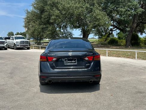 Used 2021 Nissan Altima 2.5 Platinum AWD/4WD image 6