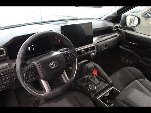 Used 2025 Toyota Tacoma TRD Off-Road w/ TRD Off Road Upgrade Package AWD/4WD image 13