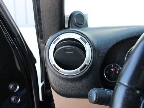 Used 2012 Jeep Wrangler Sahara w/ Connectivity Group image 7