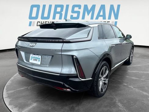 Used 2024 Cadillac Lyriq Luxury AWD/4WD image 6