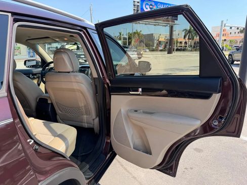Used 2012 Kia Sorento EX FWD image 21