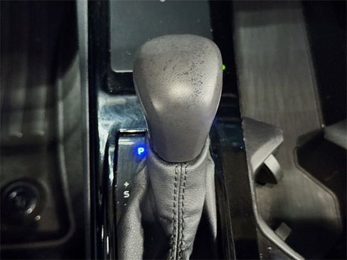 Used 2025 Toyota Camry XLE image 24