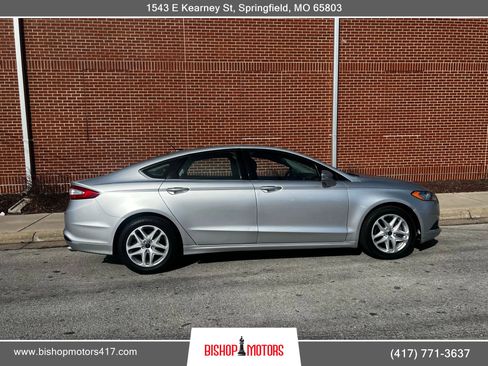 Used 2016 Ford Fusion SE image 5