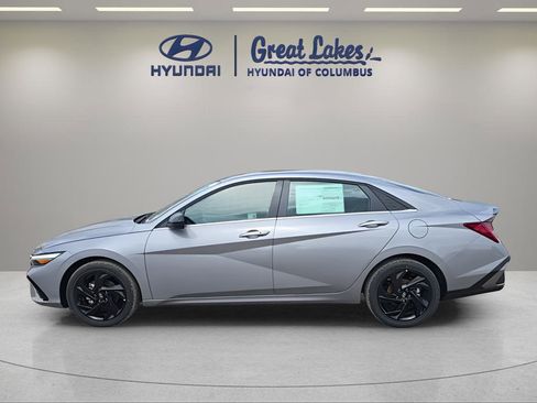 New 2026 Hyundai Elantra SEL Sport Premium FWD image 2
