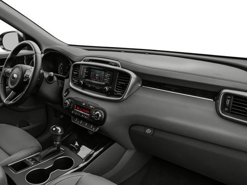 Used 2018 Kia Sorento EX FWD image 19