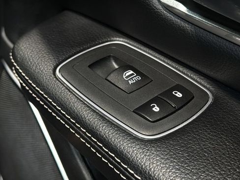 Used 2020 RAM 1500 Laramie AWD/4WD image 10