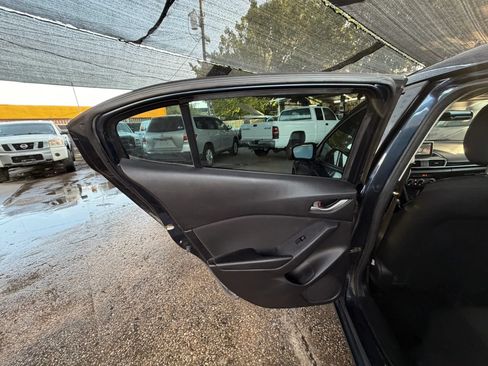 Used 2016 MAZDA MAZDA3 i Sport FWD image 25