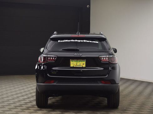 New 2026 Jeep Compass Latitude image 11
