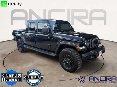Used 2025 Jeep Gladiator Sport AWD/4WD image 1
