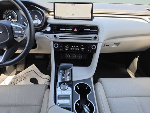 Used 2025 Genesis G70 2.5T RWD image 17