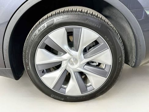 Used 2024 Tesla Model Y Long Range AWD/4WD image 7