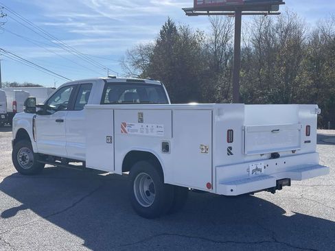 New 2025 Ford F350 XL image 5
