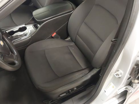 Used 2017 Chevrolet Malibu LT FWD image 22