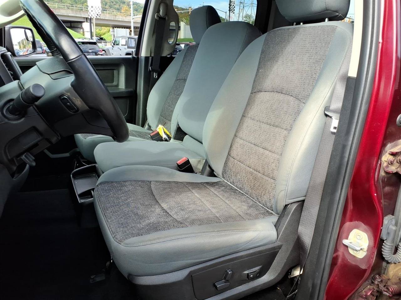 Used 2019 RAM 1500 Express w/ Wheel & Sound Group AWD/4WD image 6