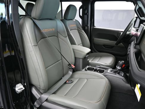 New 2026 Jeep Gladiator Mojave AWD/4WD image 41