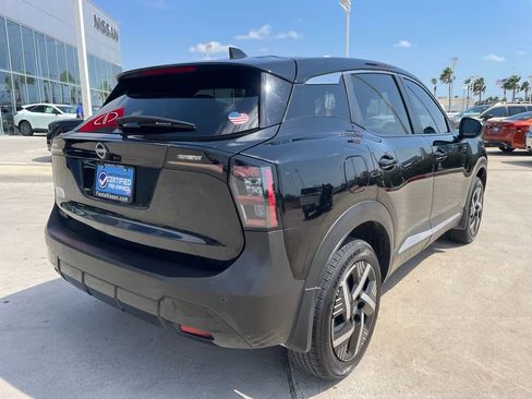 Certified 2025 Nissan Kicks SV image 3