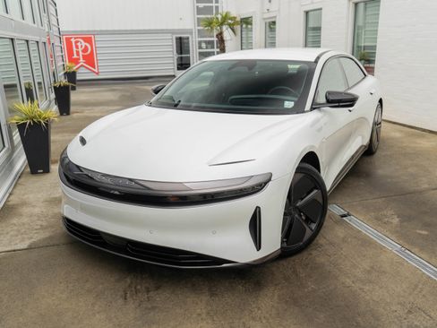 Used 2024 Lucid Air Touring AWD/4WD image 3