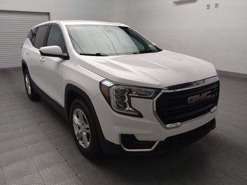 Used 2024 GMC Terrain SLE AWD/4WD image 13