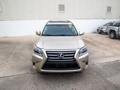 Used 2016 Lexus GX 460 image 4