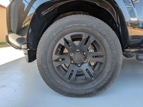 Used 2021 Toyota Tacoma SR5 image 15