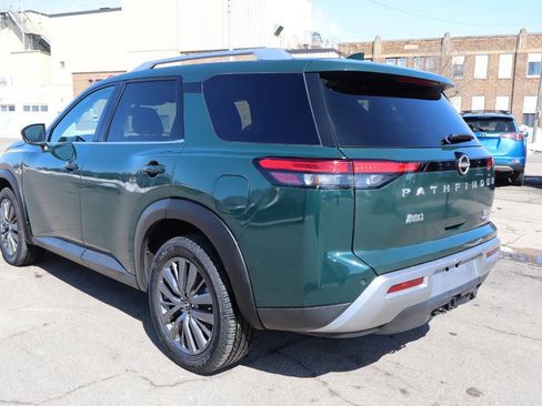 Used 2022 Nissan Pathfinder SL w/ SL Premium Package image 4