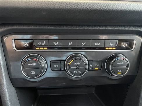 Used 2020 Volkswagen Tiguan SE AWD/4WD image 16