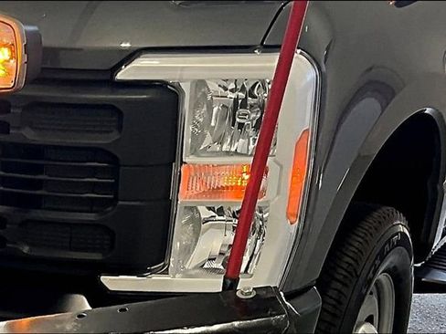 Used 2023 Ford F250 XL w/ Snow Plow Prep Package AWD/4WD image 29