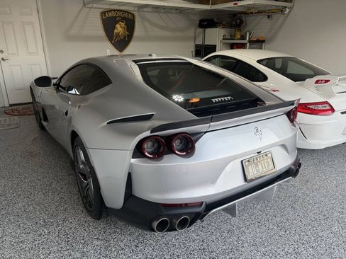 Used 2020 Ferrari 812 Superfast RWD image 25