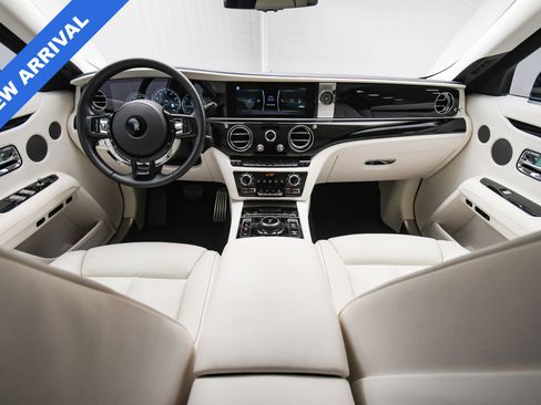 Used 2023 Rolls-Royce Ghost image 13