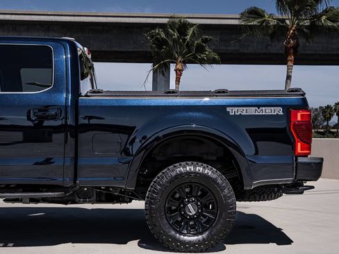 Used 2022 Ford F250 Lariat w/ Tremor Off-Road Package AWD/4WD image 12