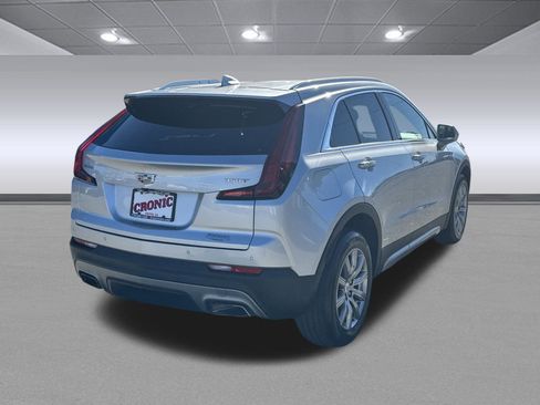 Used 2020 Cadillac XT4 Premium Luxury image 3