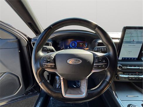 Used 2020 Ford Explorer Platinum w/ Premium Technology Package image 27