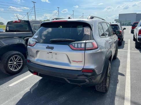 Used 2020 Jeep Cherokee Trailhawk AWD/4WD image 4