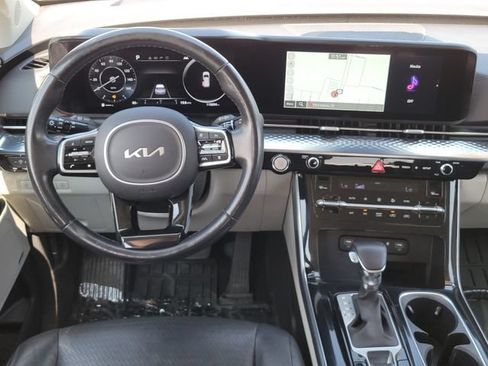 Used 2023 Kia Carnival SX Prestige FWD image 12