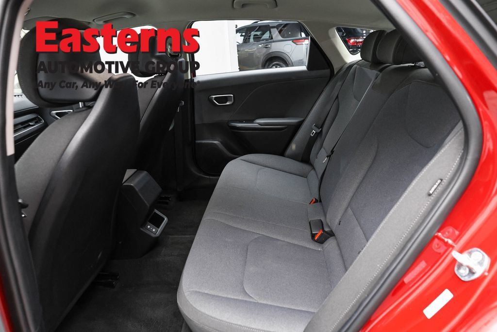 Used 2025 Kia K4 FWD image 20