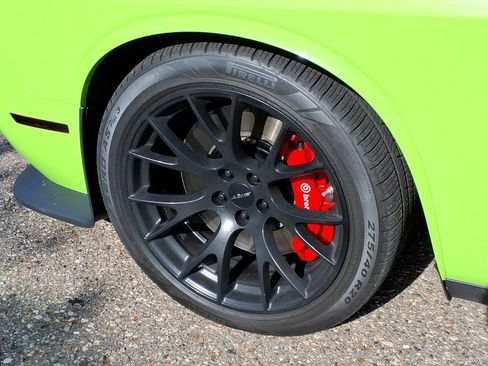 Used 2015 Dodge Challenger SRT Hellcat RWD image 9