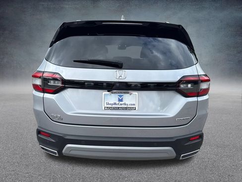 Used 2023 Honda Pilot Touring image 4