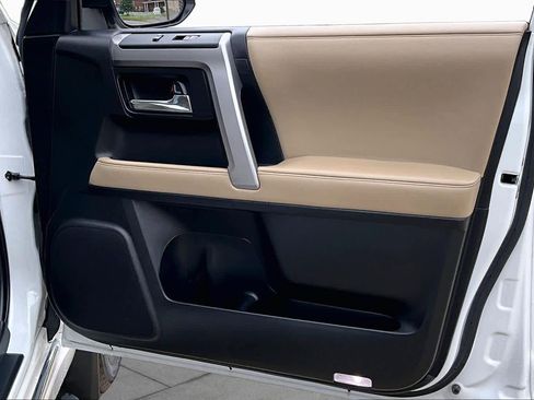 Used 2024 Toyota 4Runner Limited AWD/4WD image 23