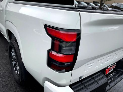 Used 2025 Nissan Frontier SV AWD/4WD image 24